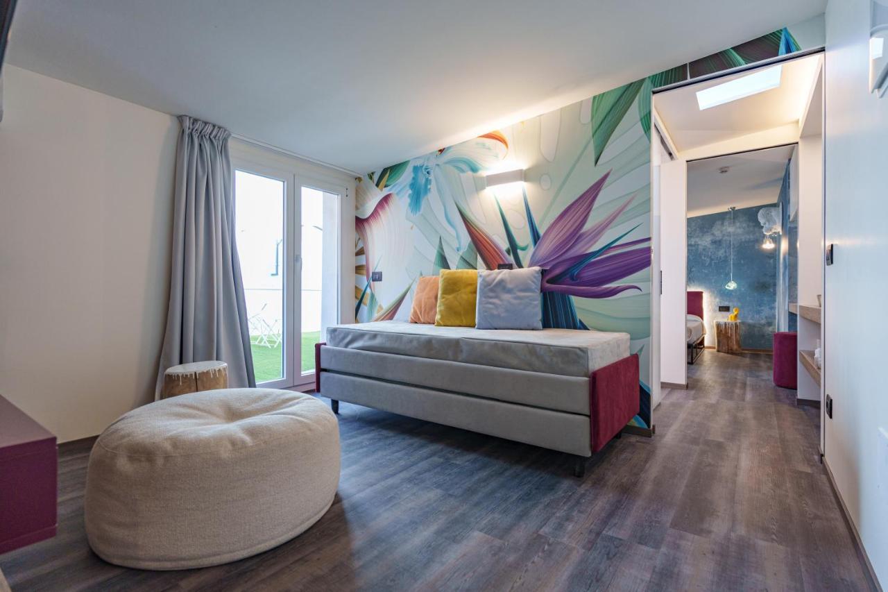Design Hotel Astra B&B Misano Adriatico Exterior photo
