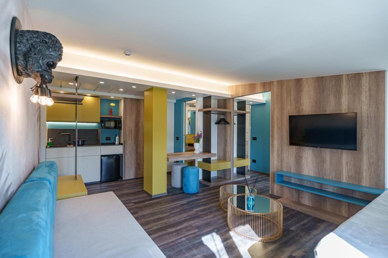 Design Hotel Astra B&B Misano Adriatico Exterior photo